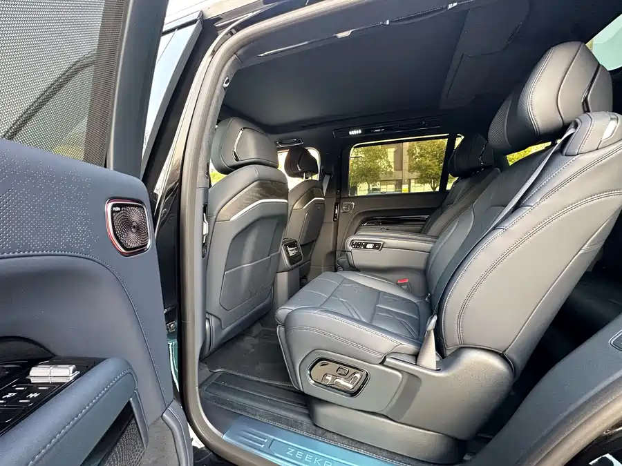 900x675_0_q87_c42_autohomecar__ChxpWGmqnkuAKAwDAAsOw-y-gqY949.jpg.webp Used Zeekr 9X 2025 Hyper Edition 70kWh