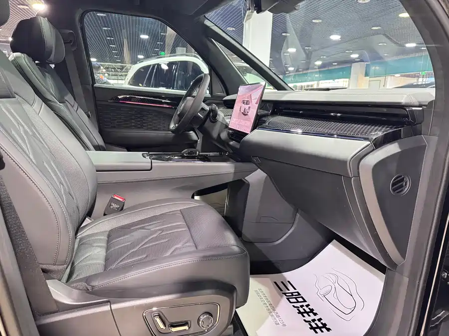 900x675_0_q87_c42_autohomecar__ChxpWGmqqz6ACyYeAAokrUCCuWo546.jpg.webp Used Zeekr 009 2024 six-seat executive version four-wheel drive 108kWh