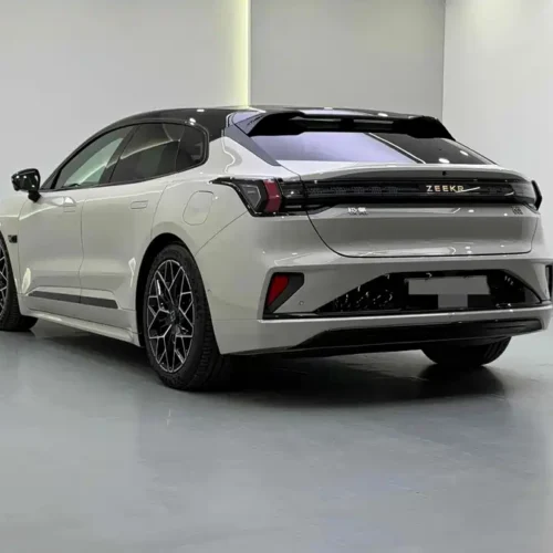 900x675_0_q87_c42_autohomecar__ChxpWGmrj_aAWWOaAAU0v_qcFKc516.jpg.webp Used Zeekr 001 2025 YOU version 100kWh four-wheel drive