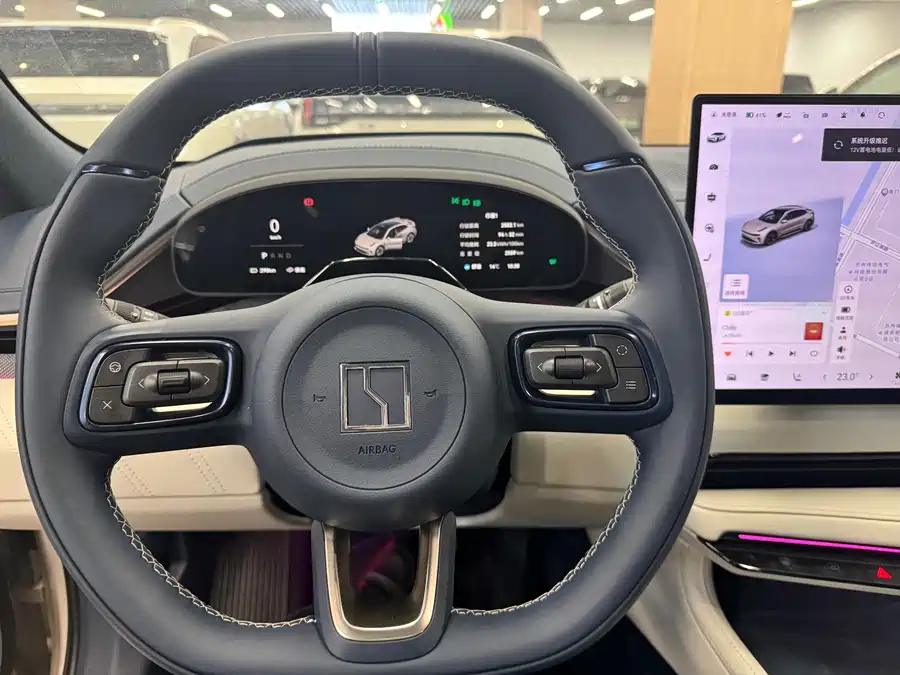 900x675_0_q87_c42_autohomecar__ChxpWGmrj_iAOABqAAfrH05A0Dk966.jpg.webp Used Zeekr 001 2025 YOU version 100kWh four-wheel drive