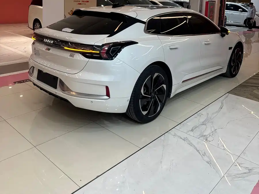 900x675_0_q87_c42_autohomecar__ChxpWGmro3OAUrWmAAU5LGpT1ls741.jpg.webp Used Zeekr 001 2023 WE version 100kWh