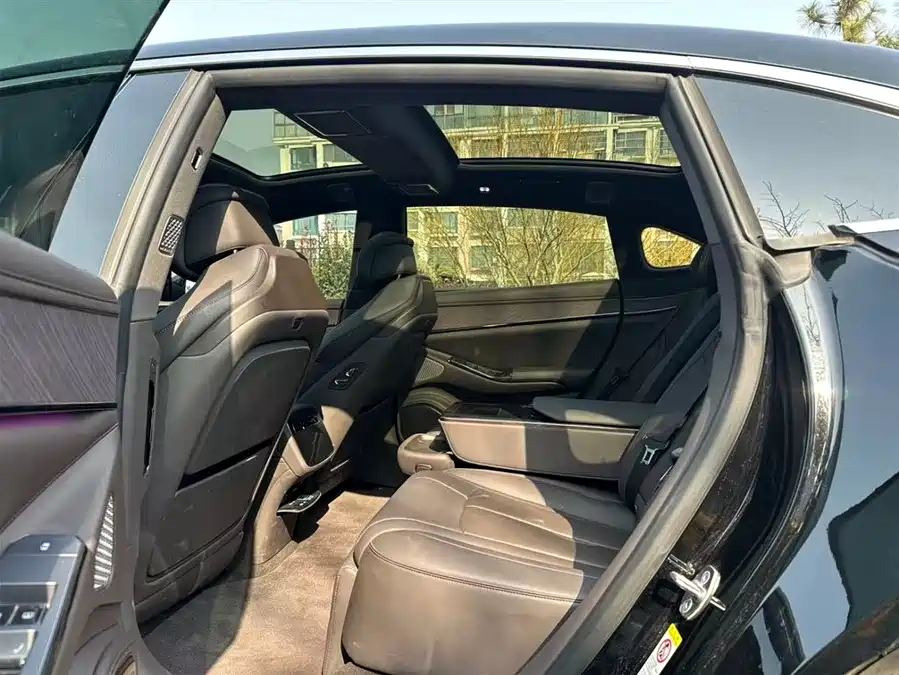 Used Denza Z9 2024 1100km four-wheel drive Ultra version