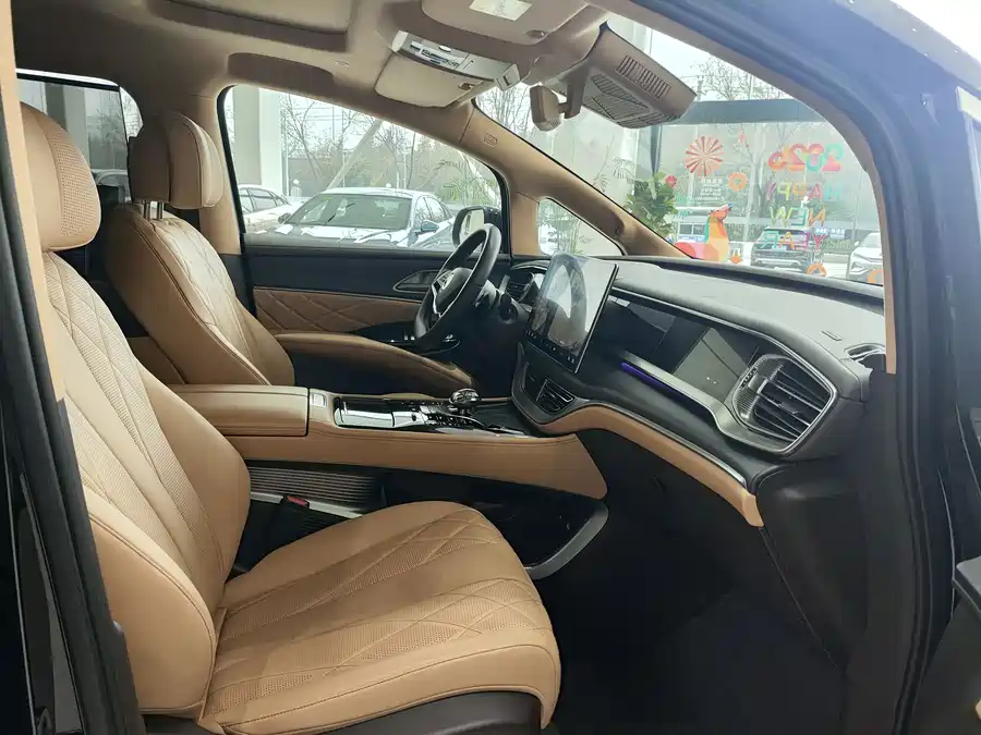 Used Denza D9 2025 DM-i smart driving version 1020 four-wheel drive flagship model
