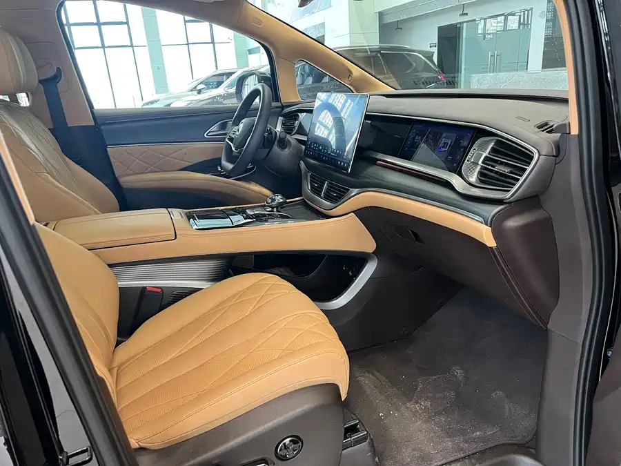 Used Denza D9 2025 DM-i smart driving version 1020 four-wheel drive flagship model