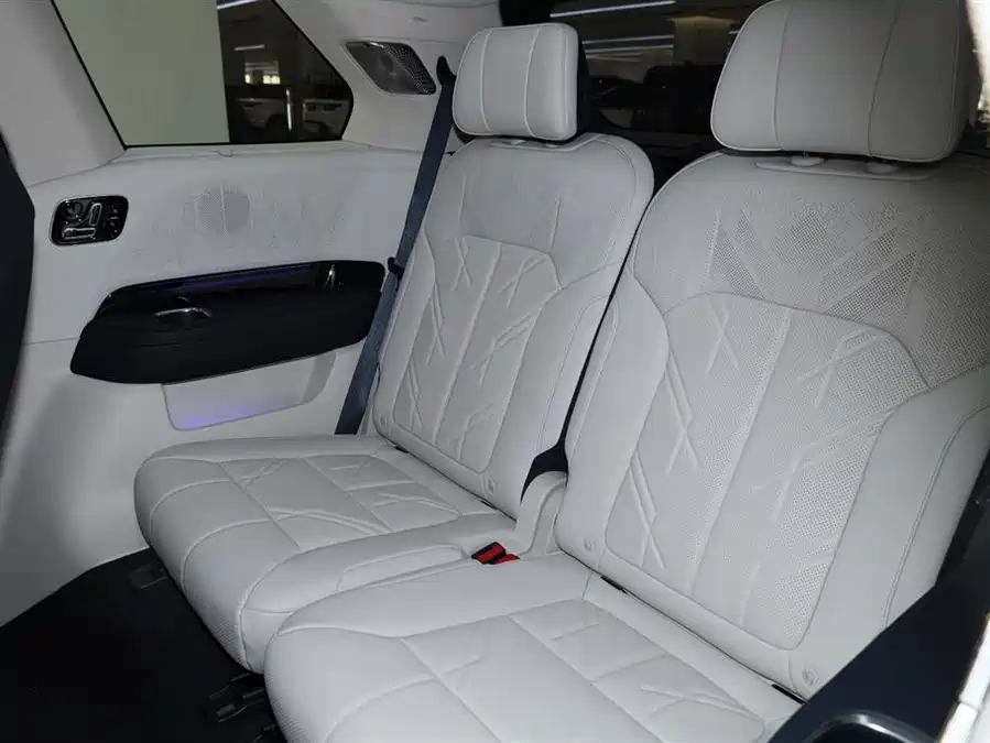 900x675_0_q87_c42_autohomecar__ChxpWGmuN52AZhS2AAE8vVTnly8490.jpg.webp Used Zeekr 9X 2025 Hyper Edition 70kWh