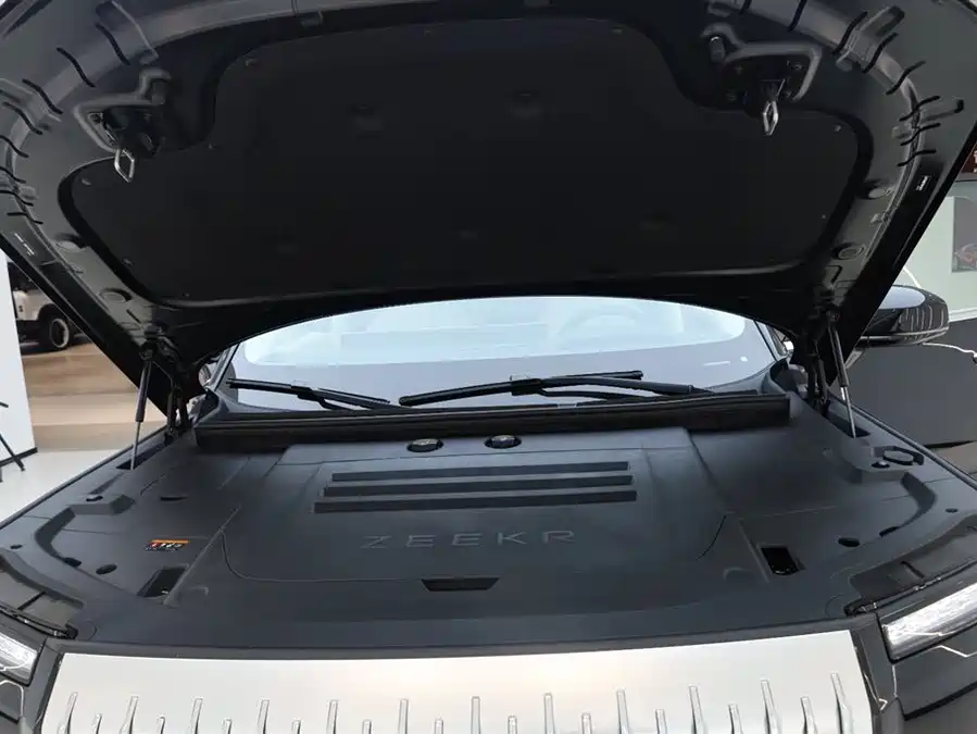 900x675_0_q87_c42_autohomecar__ChxpWGmuN5yAWas9AAFWF7sAAJE286.jpg.webp Used Zeekr 9X 2025 Hyper Edition 70kWh
