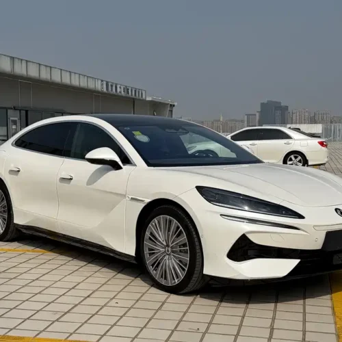 900x675_0_q87_c42_autohomecar__ChxpWGmuU1qAZ1NHAAf7J2U1fWw977.jpg.webp Used Denza Z9 2024 1100km four-wheel drive Ultra version