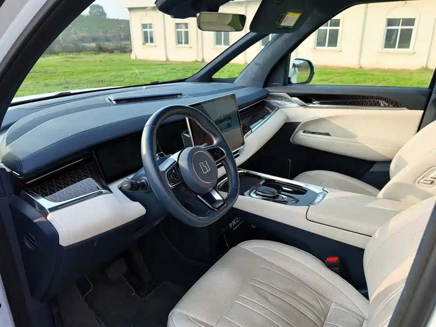 900x675_0_q87_c42_autohomecar__ChxpWGmuseGAcV5vAAoGiRMrKgY211.jpg.webp Used Zeekr 009 2022 WE version