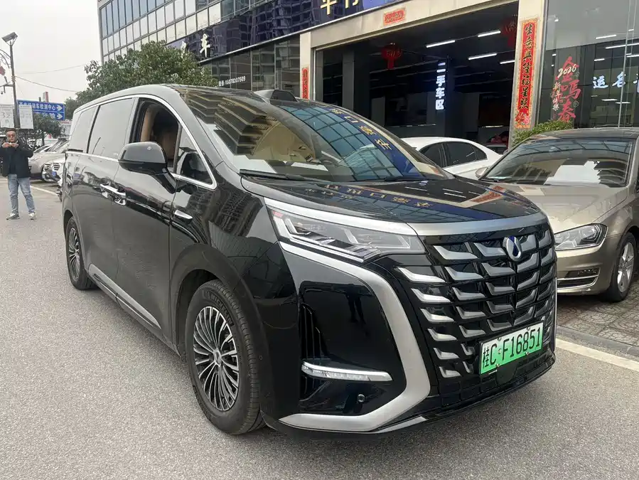 Used Denza D9 2025 DM-i smart driving version 1020 four-wheel drive exclusive model