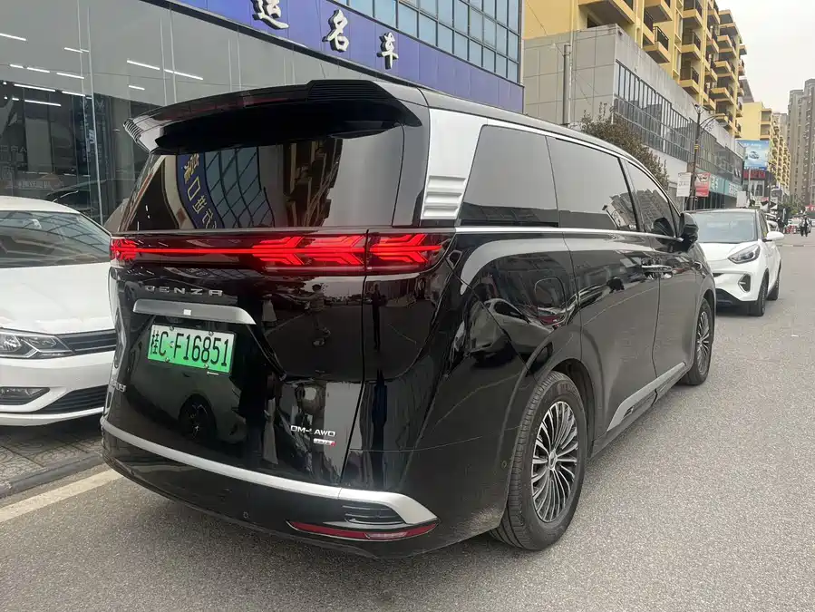 Used Denza D9 2025 DM-i smart driving version 1020 four-wheel drive exclusive model