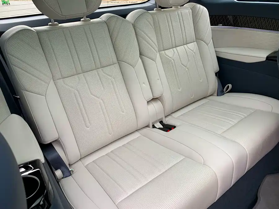 900x675_0_q87_c42_autohomecar__ChxpWGmv2YSAU97tAAtt4raEMI8168.jpg.webp Used Zeekr 009 2022 WE version