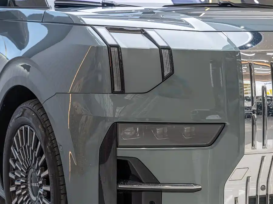 900x675_0_q87_c42_autohomecar__ChxpWGmvdKqAYUD0AAHBLOU0E7E097.jpg.webp Used Zeekr 009 2024 seven-seater aisle version 108kWh
