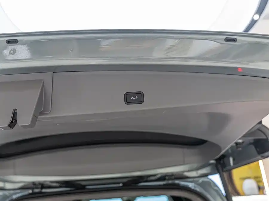 900x675_0_q87_c42_autohomecar__ChxpWGmvdLiAGLSfAADs7yB_JXE496.jpg.webp Used Zeekr 009 2024 seven-seater aisle version 108kWh