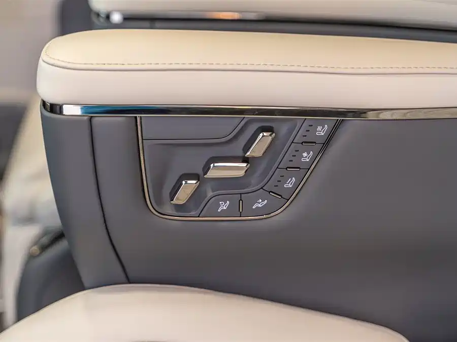 900x675_0_q87_c42_autohomecar__ChxpWGmvdLqAUEwoAADnM8urs4s659.jpg.webp Used Zeekr 009 2024 seven-seater aisle version 108kWh