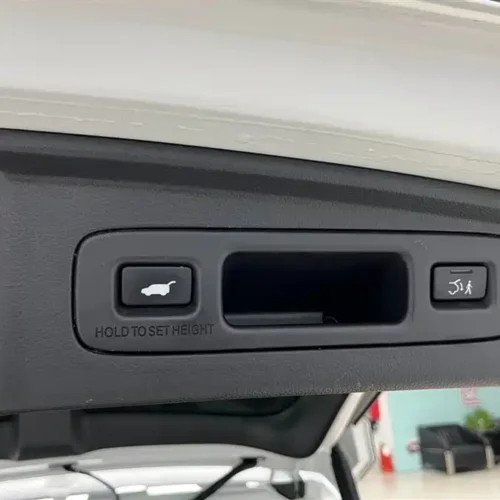 900x675_0_q87_c42_autohomecar__ChxpWGmvjJCAI9TfAAFAzHvHPHU279.jpg.webp Used Honda CR-V 2023 240TURBO 2WD Premium Edition 7 seats