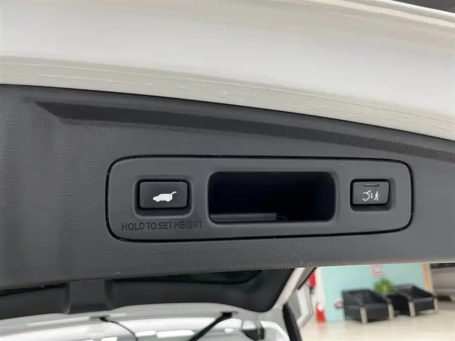 900x675_0_q87_c42_autohomecar__ChxpWGmvjJCAI9TfAAFAzHvHPHU279.jpg.webp Used Honda CR-V 2023 240TURBO 2WD Premium Edition 7 seats
