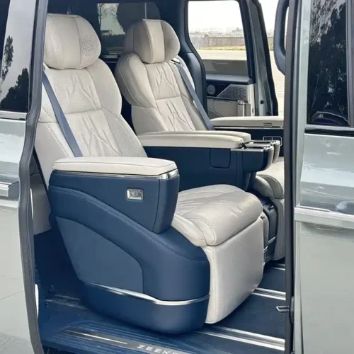 900x675_0_q87_c42_autohomecar__ChxpWGmwxoiAaK2NAAXA0evVodE072.jpg.webp Used Zeekr 009 2024 six-seat executive version four-wheel drive 108kWh