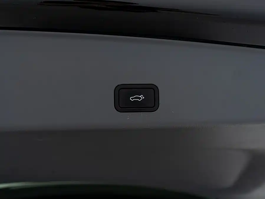 900x675_0_q87_c42_autohomecar__ChxpWGmxEHaASUIhAACzdcJS0K8457.jpg.webp Used Zeekr 009 2022 WE version