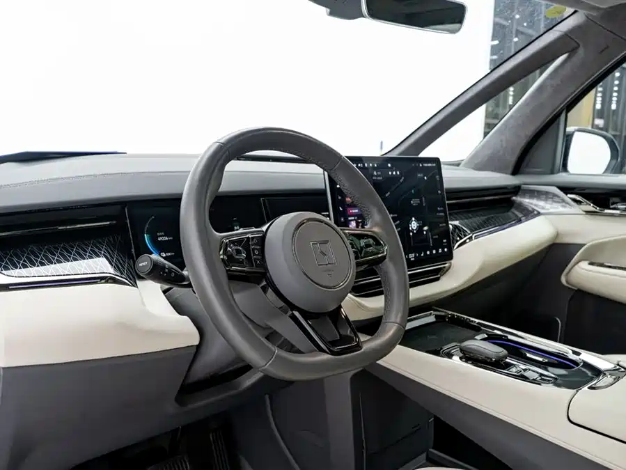 900x675_0_q87_c42_autohomecar__ChxpWGmxEHiAXpKCAAF6u74lpHw081.jpg.webp Used Zeekr 009 2022 WE version