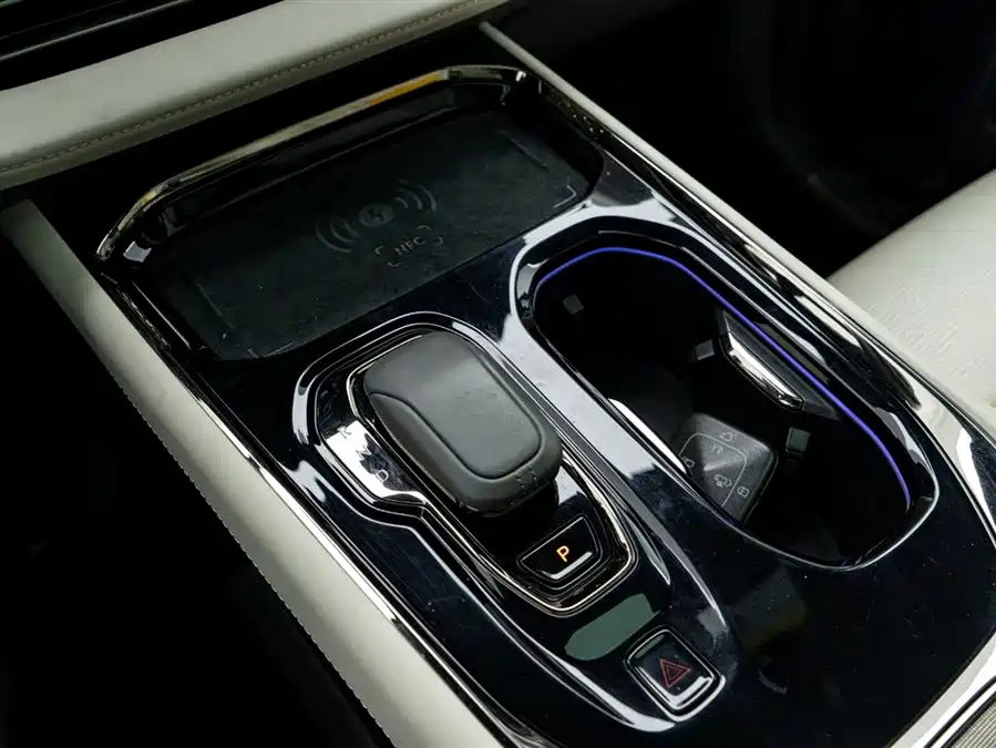 900x675_0_q87_c42_autohomecar__ChxpWGmxEHmAYfGmAAGjCjBDvBE776.jpg.webp Used Zeekr 009 2022 WE version