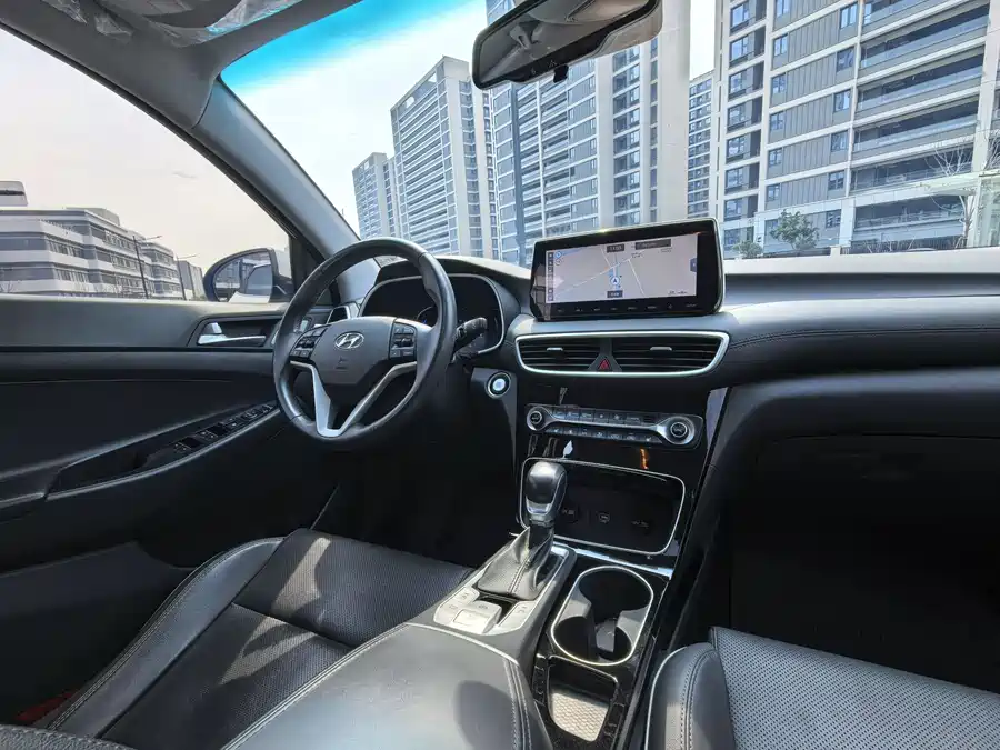 900x675_0_q87_c42_autohomecar__ChxpWGmxEuOAMi1UAAba7sQOPUg921.jpg.webp Used Hyundai Tucson 2020 280TGDi 2WD GLS Smart Connected Edition National VI