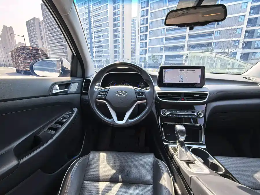 900x675_0_q87_c42_autohomecar__ChxpWGmxEuOAcsJwAAf3O86fNeA546.jpg.webp Used Hyundai Tucson 2020 280TGDi 2WD GLS Smart Connected Edition National VI