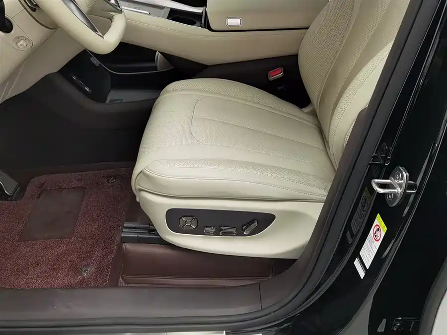 Used Denza N9 2025 Honor Model