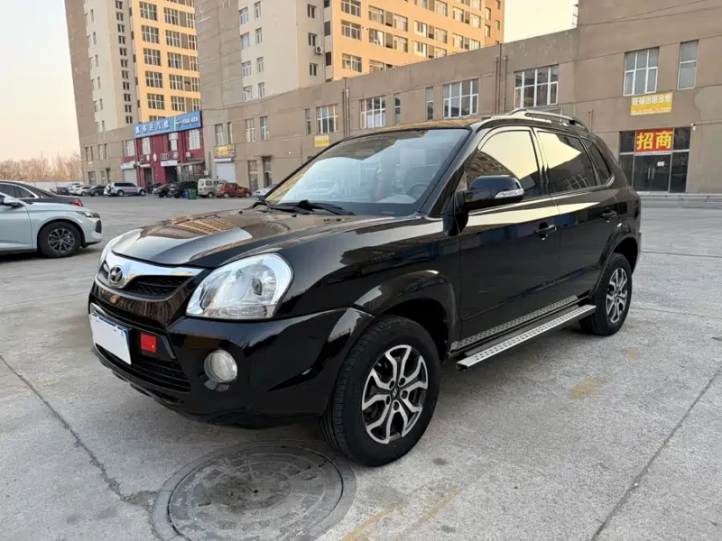 Used Hyundai Tucson 2013 2.0L automatic two-wheel drive comfort model