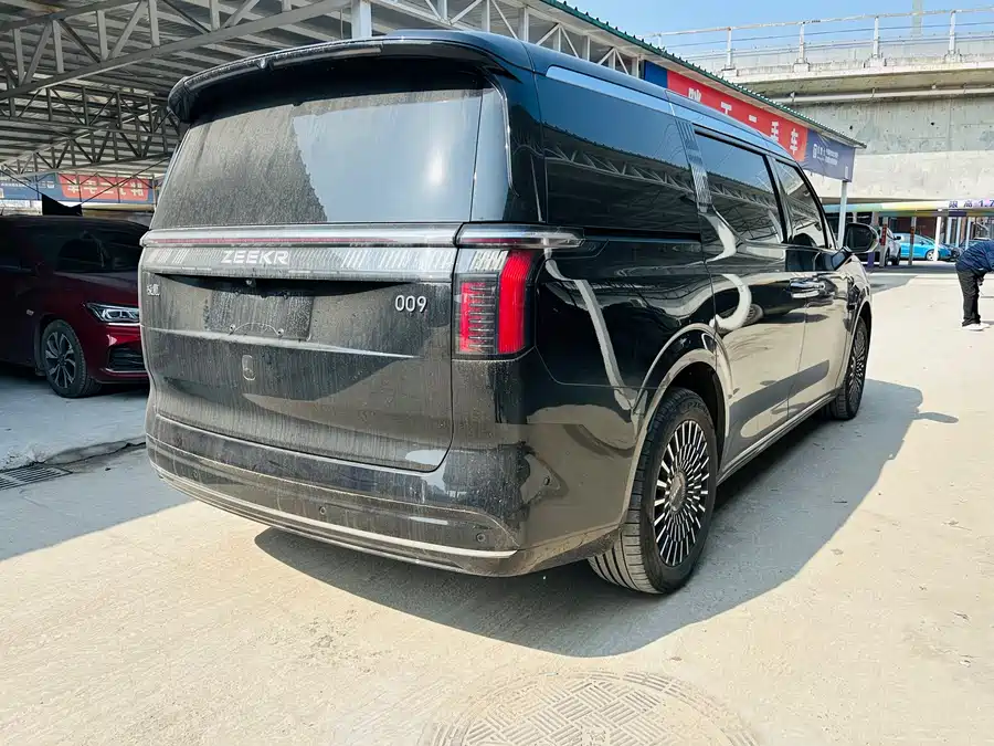 Used Zeekr 009 2024 six-seat executive version four-wheel drive 108kWh