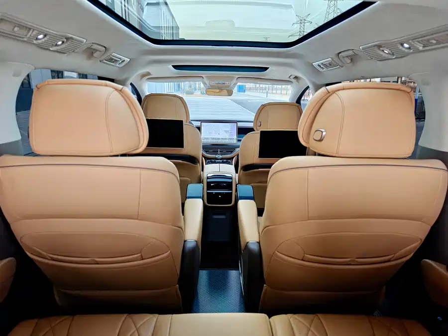 900x675_0_q87_c42_autohomecar__ChxpWGmyRaGAfpwpAAY4f1lxDnc744.jpg.webp Used Denza D9 2022 DM-i 970 four-wheel drive flagship model