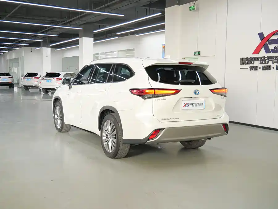 900x675_0_q87_c42_autohomecar__ChxpWGmyfx2AAwlvAAYn30_4i5M254.jpg.webp Used Toyota Highlander 2023 2.5L smart electric hybrid dual-engine four-wheel drive luxury version 7 seats