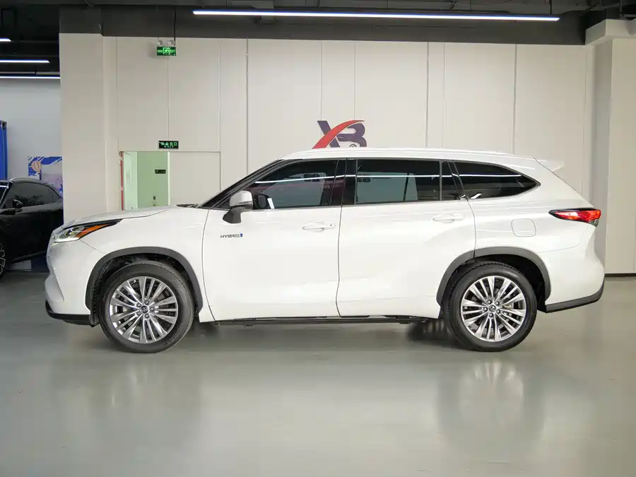 900x675_0_q87_c42_autohomecar__ChxpWGmyfx6AKg2sAAWOF1bU2y4607.jpg.webp Used Toyota Highlander 2023 2.5L smart electric hybrid dual-engine four-wheel drive luxury version 7 seats