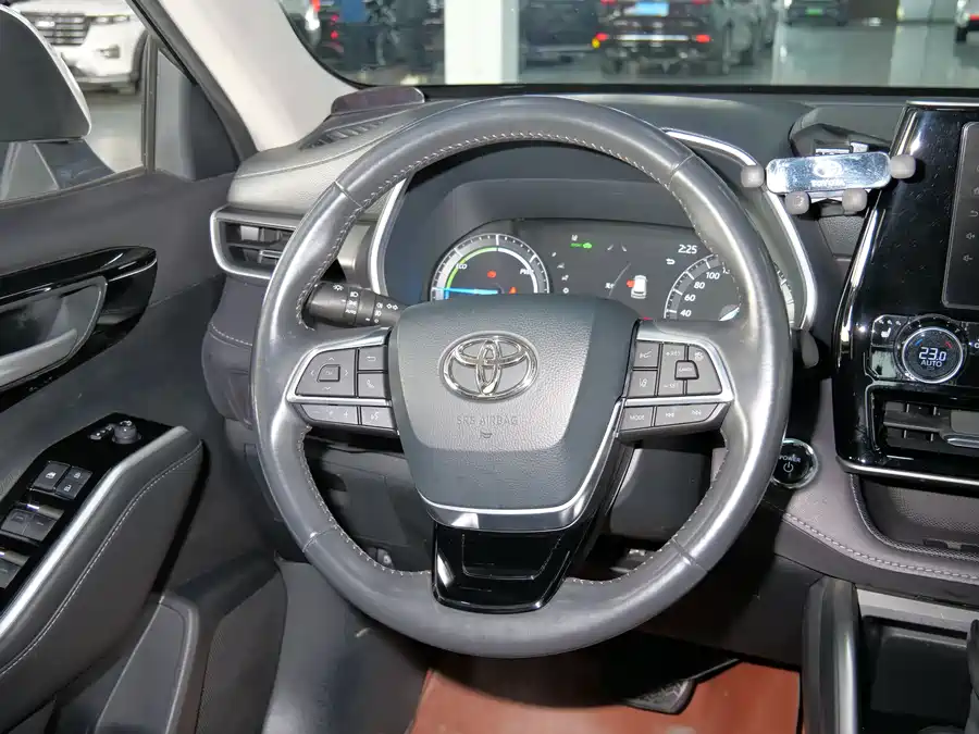 900x675_0_q87_c42_autohomecar__ChxpWGmyfyOAJFWfAAj-TlOFGs4052.jpg.webp Used Toyota Highlander 2023 2.5L smart electric hybrid dual-engine four-wheel drive luxury version 7 seats