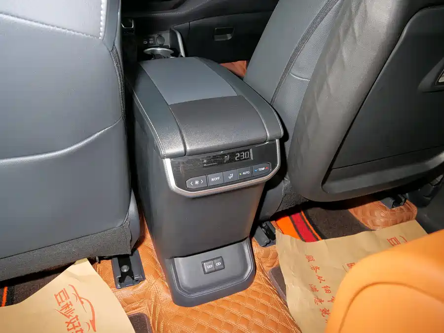 900x675_0_q87_c42_autohomecar__ChxpWGmyfySAOH2FAAl8IIj0HXM534.jpg.webp Used Toyota Highlander 2023 2.5L smart electric hybrid dual-engine four-wheel drive luxury version 7 seats