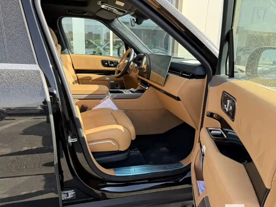 900x675_0_q87_c42_autohomecar__ChxpWGmykaaAAQ5mAAJd6Rg6Czo584.jpg.webp Used Zeekr 9X 2025 Ultra Edition 70kWh