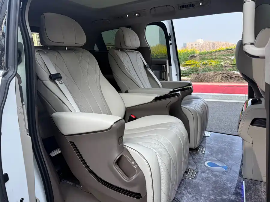 900x675_0_q87_c42_autohomecar__ChxpWGmzbL2AFD30AAg_t4AoxjQ434.jpg.webp Used Denza D9 2022 DM-i 945 luxury model