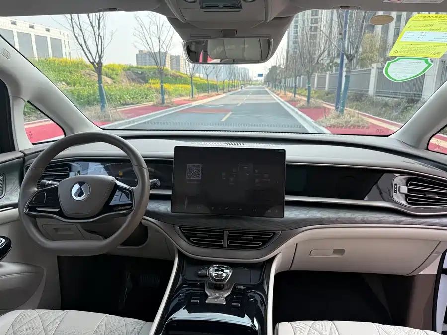 900x675_0_q87_c42_autohomecar__ChxpWGmzbL6AaJKYAAi5A4qrjvA983.jpg.webp Used Denza D9 2022 DM-i 945 luxury model